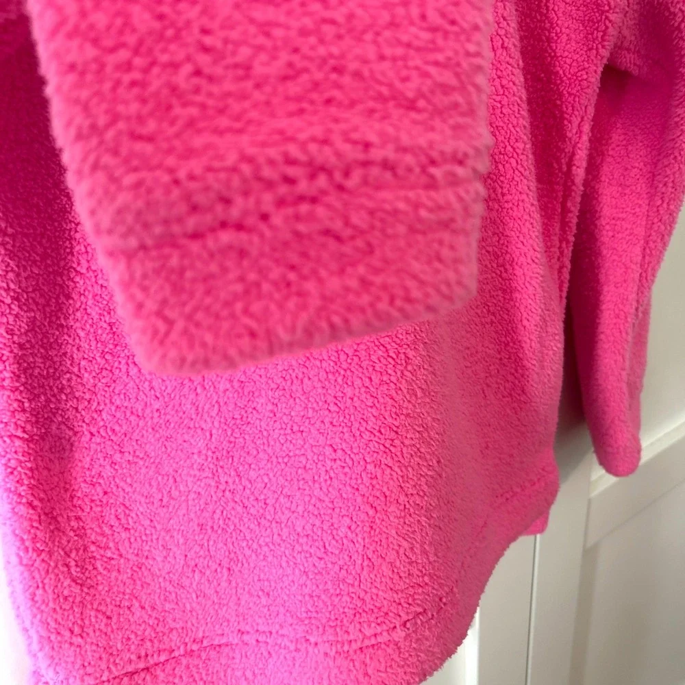 Vineyard Vines Girl's Bright Pink Mock Neck Pullover Fleece in‎ Size L